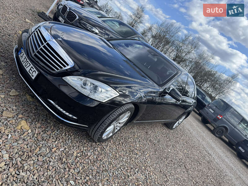 Седан Mercedes-Benz S-Class 2012 в 