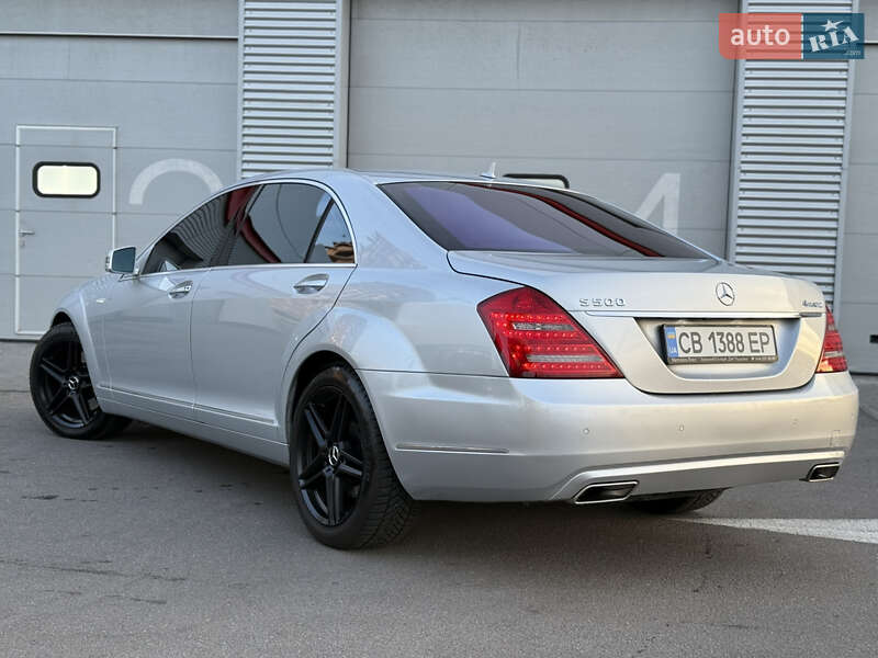 Mercedes-Benz S-Class 2010