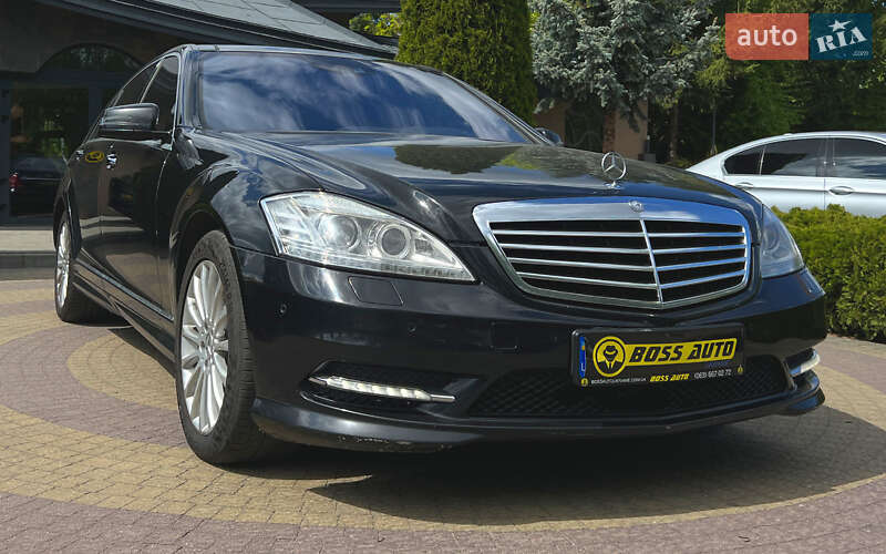 Mercedes-Benz S-Class 2010