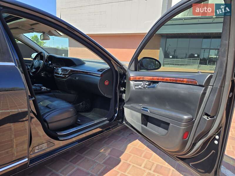 Седан Mercedes-Benz S-Class 2006 в Одесі