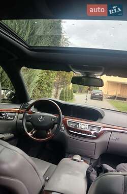 Седан Mercedes-Benz S-Class 2005 в 