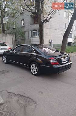 Седан Mercedes-Benz S-Class 2005 в 