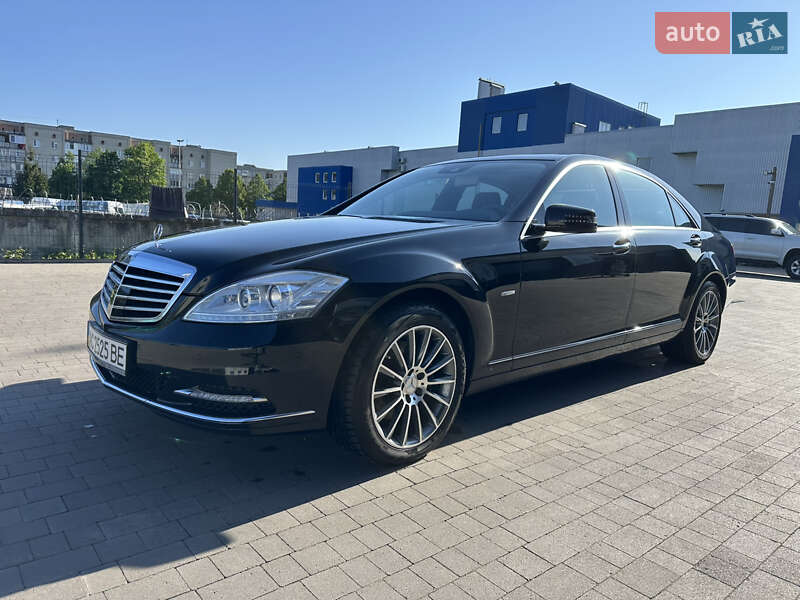 Седан Mercedes-Benz S-Class 2011 в 