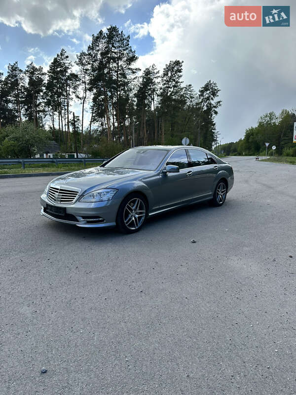 Седан Mercedes-Benz S-Class 2012 в 
