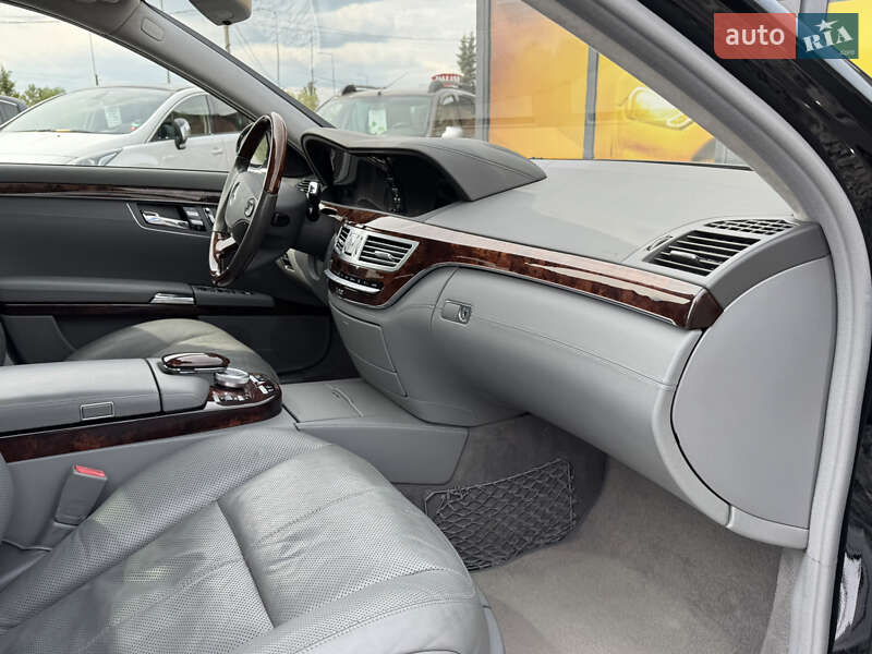 Седан Mercedes-Benz S-Class 2007 в Стрию
