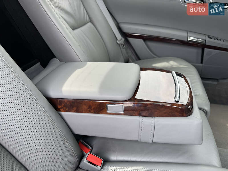 Седан Mercedes-Benz S-Class 2007 в Стрию