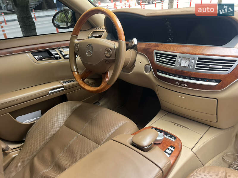 Mercedes-Benz S-Class 2008
