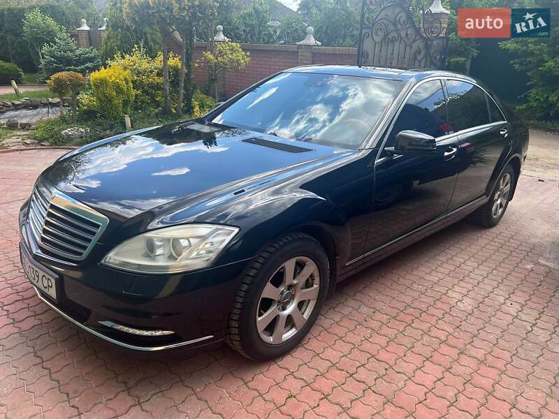Седан Mercedes-Benz S-Class 2012 в 