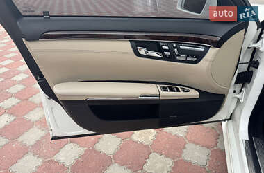Седан Mercedes-Benz S-Class 2012 в 