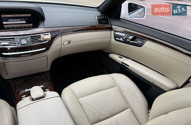 Седан Mercedes-Benz S-Class 2012 в 