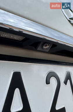 Седан Mercedes-Benz S-Class 2012 в 
