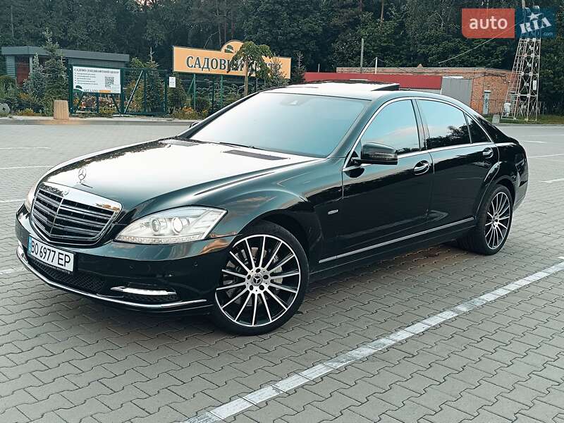 Седан Mercedes-Benz S-Class 2011 в 