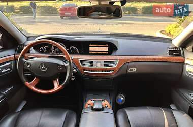 Седан Mercedes-Benz S-Class 2005 в 