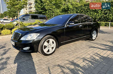 Седан Mercedes-Benz S-Class 2005 в 