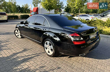 Седан Mercedes-Benz S-Class 2005 в 
