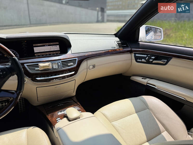 Седан Mercedes-Benz S-Class 2012 в Киеве