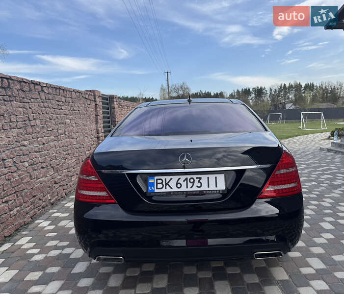 Седан Mercedes-Benz S-Class 2012 в Звягеле
