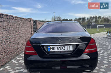Седан Mercedes-Benz S-Class 2012 в 