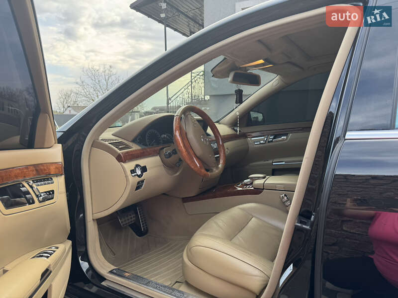 Седан Mercedes-Benz S-Class 2012 в Звягеле