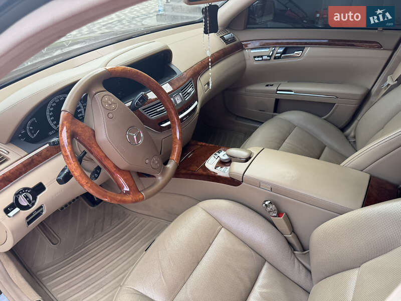 Седан Mercedes-Benz S-Class 2012 в Звягеле