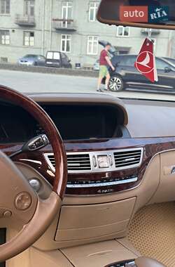 Седан Mercedes-Benz S-Class 2007 в 