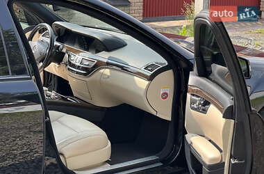 Седан Mercedes-Benz S-Class 2009 в 