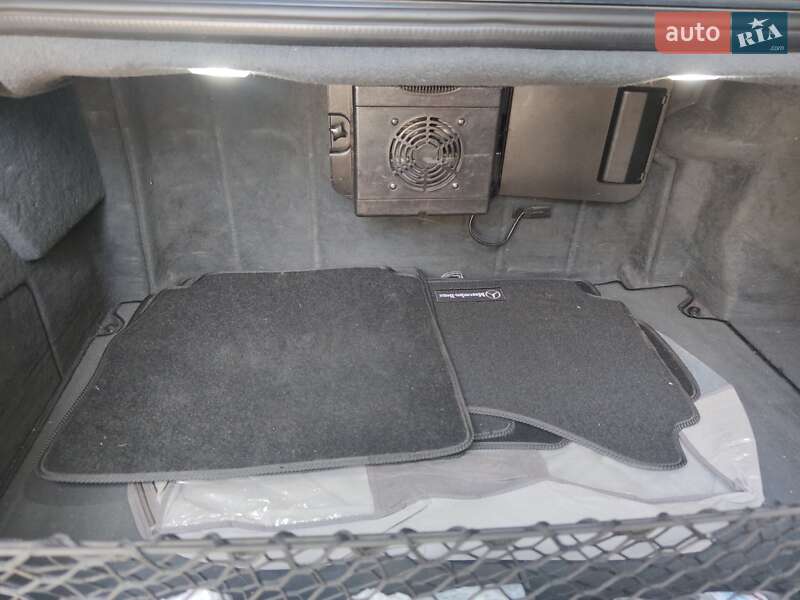 Седан Mercedes-Benz S-Class 2004 в Дніпрі