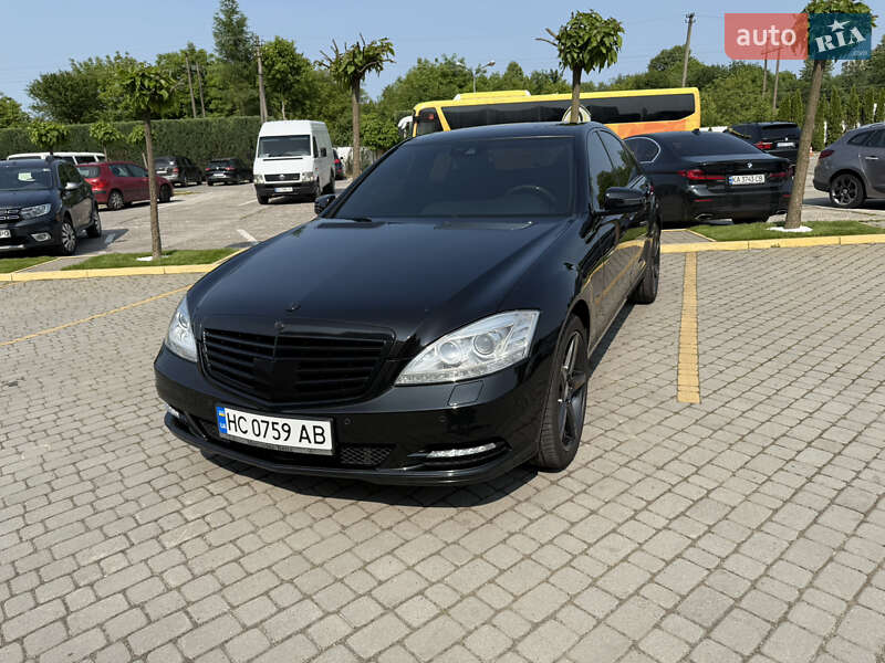 Седан Mercedes-Benz S-Class 2012 в Львові