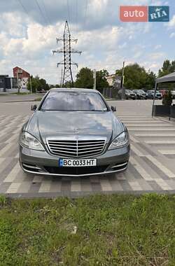 Седан Mercedes-Benz S-Class 2009 в 