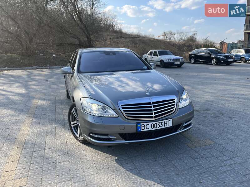Седан Mercedes-Benz S-Class 2009 в Львове