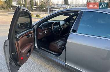 Седан Mercedes-Benz S-Class 2009 в 