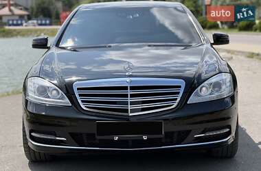 Седан Mercedes-Benz S-Class 2012 в 