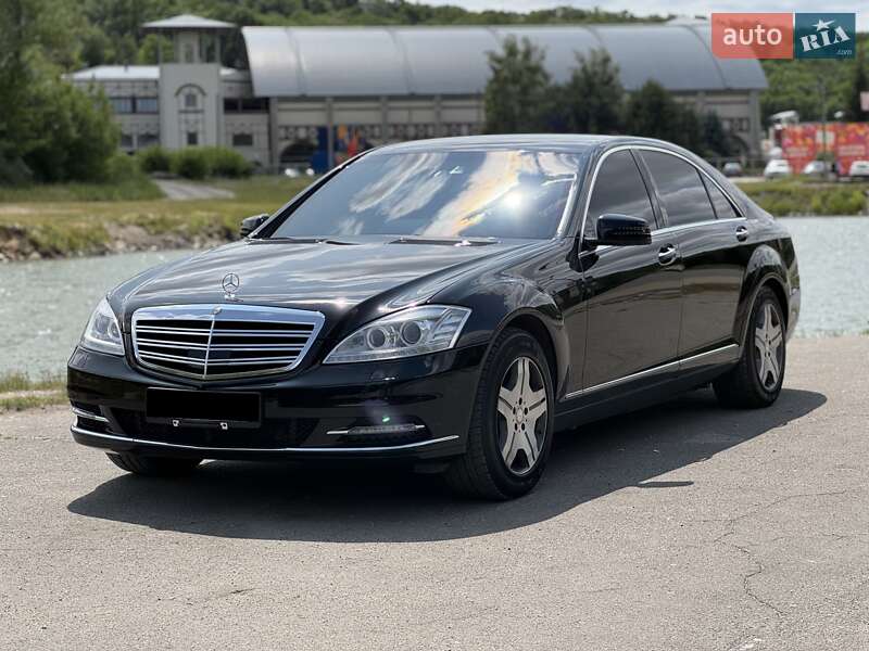 Седан Mercedes-Benz S-Class 2012 в 