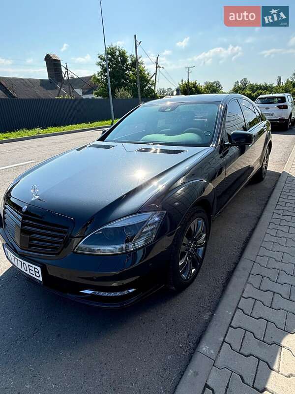 Mercedes-Benz S-Class 2012