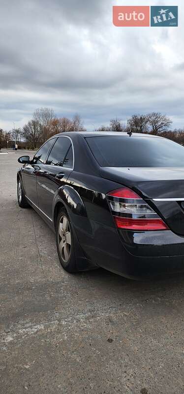 Седан Mercedes-Benz S-Class 2006 в Вараше