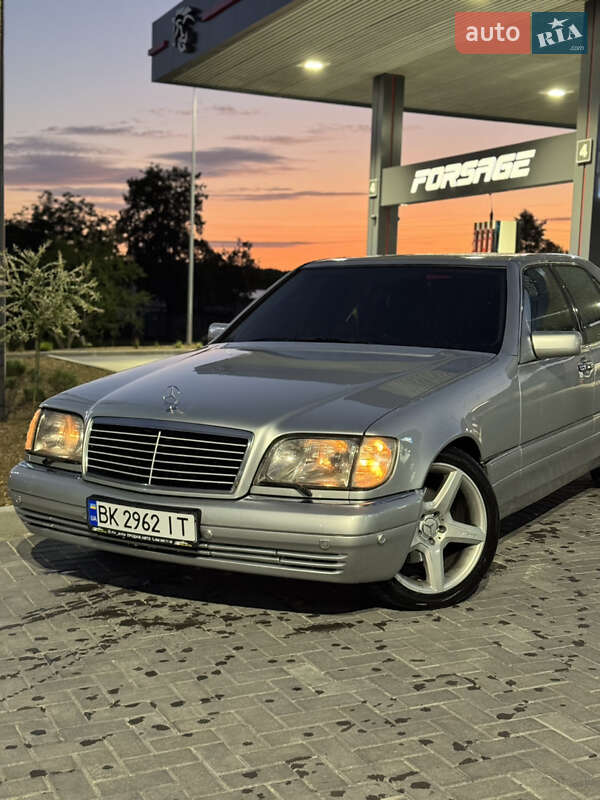 Mercedes-Benz S-Class 1996