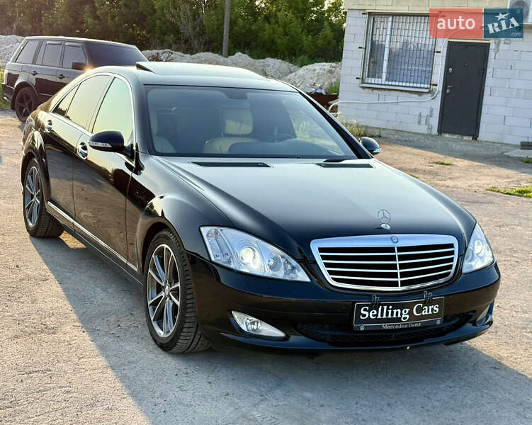 Седан Mercedes-Benz S-Class 2006 в Ровно