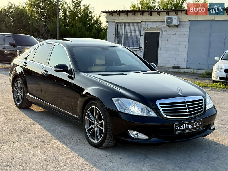 Седан Mercedes-Benz S-Class 2006 в Ровно