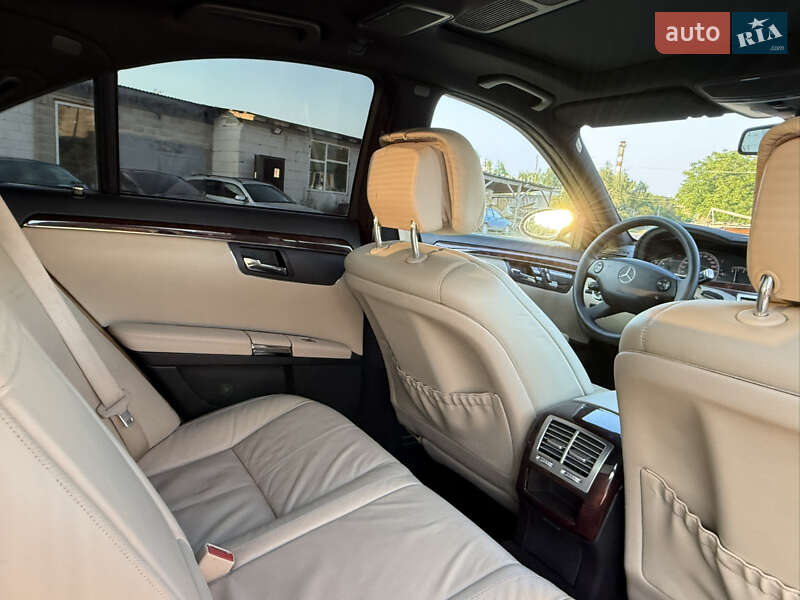 Седан Mercedes-Benz S-Class 2006 в Ровно