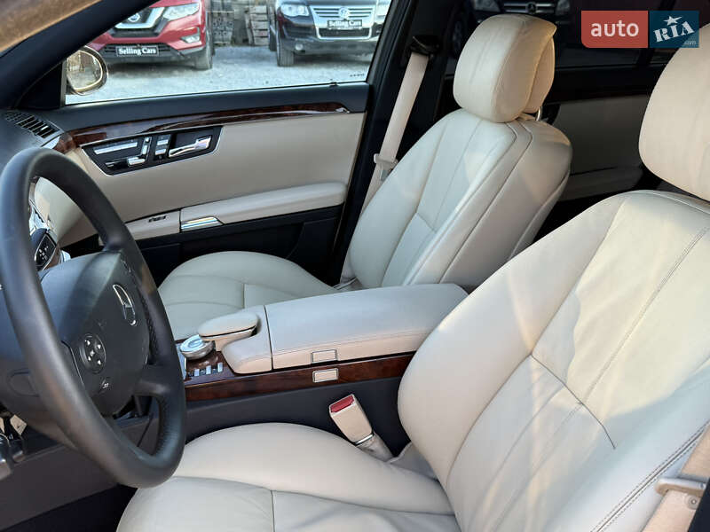 Седан Mercedes-Benz S-Class 2006 в Ровно