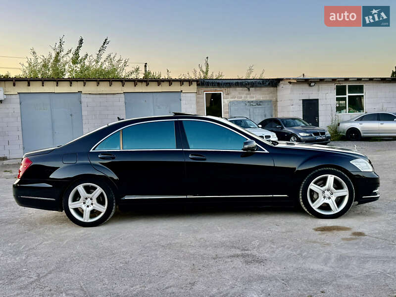 Седан Mercedes-Benz S-Class 2010 в Ровно