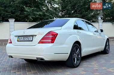 Седан Mercedes-Benz S-Class 2012 в 