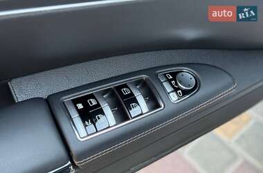 Седан Mercedes-Benz S-Class 2012 в 