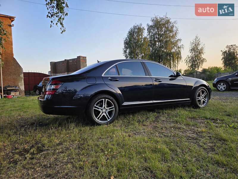 Седан Mercedes-Benz S-Class 2007 в Ровно