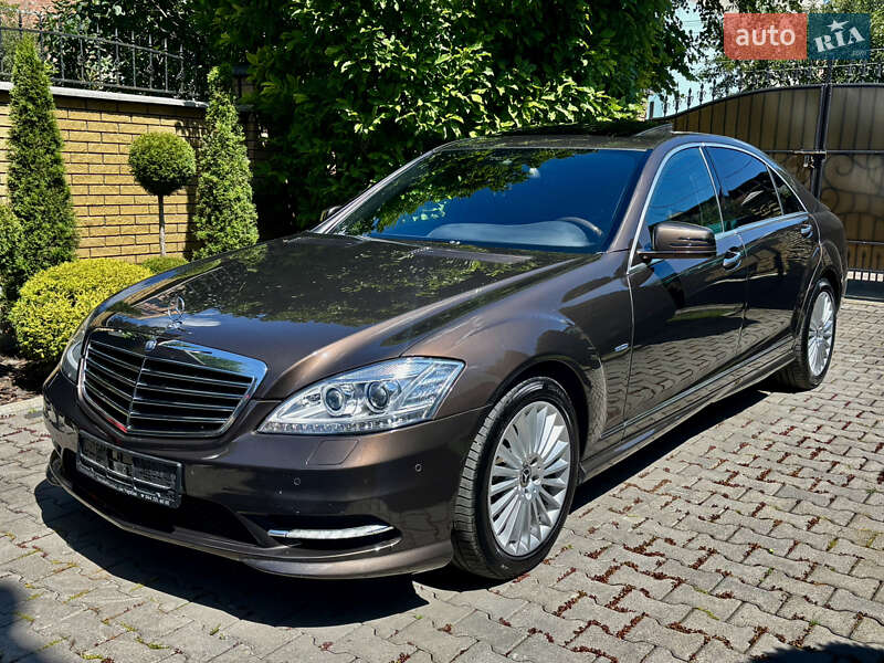 Седан Mercedes-Benz S-Class 2011 в 