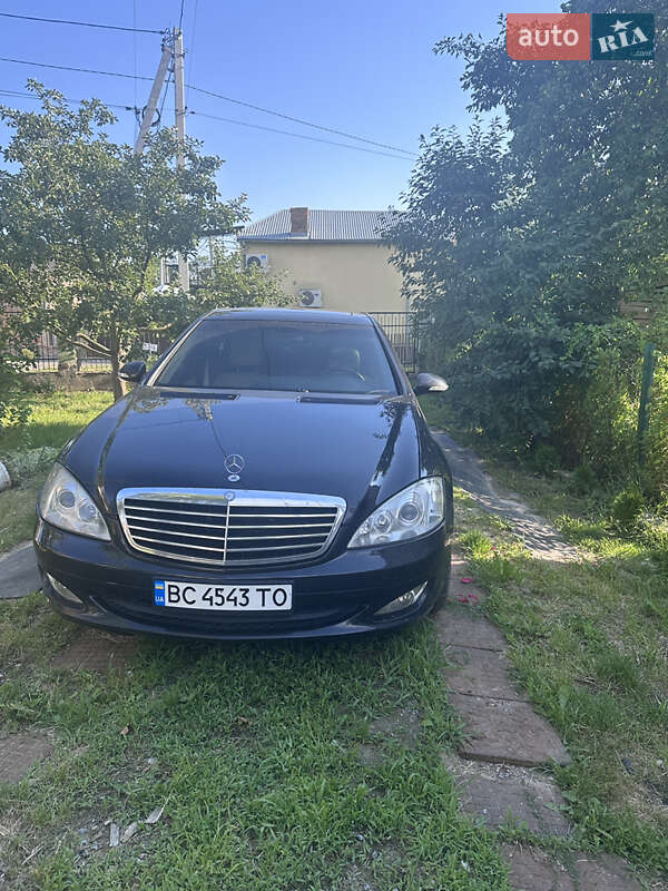 Седан Mercedes-Benz S-Class 2006 в Львове