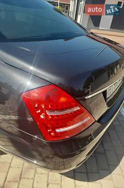 Седан Mercedes-Benz S-Class 2012 в 