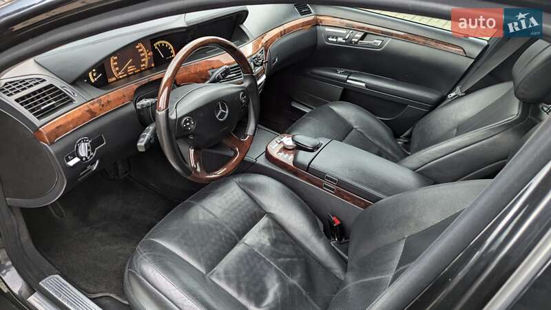 Седан Mercedes-Benz S-Class 2009 в Стрию
