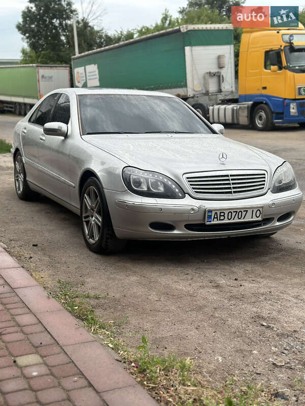 Седан Mercedes-Benz S-Class 2000 в Браиловом