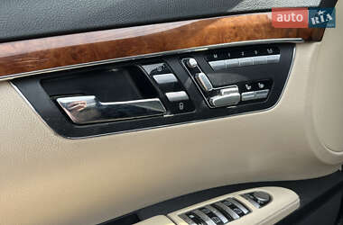 Седан Mercedes-Benz S-Class 2005 в 